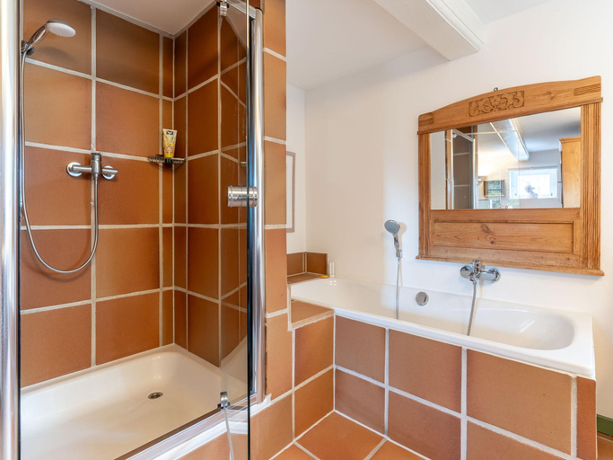 Bathroom 4, charmante Ferienwohnung am Hafen, Nordfriesland
