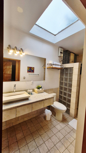 Bathroom 5, Casa Milo, Managua