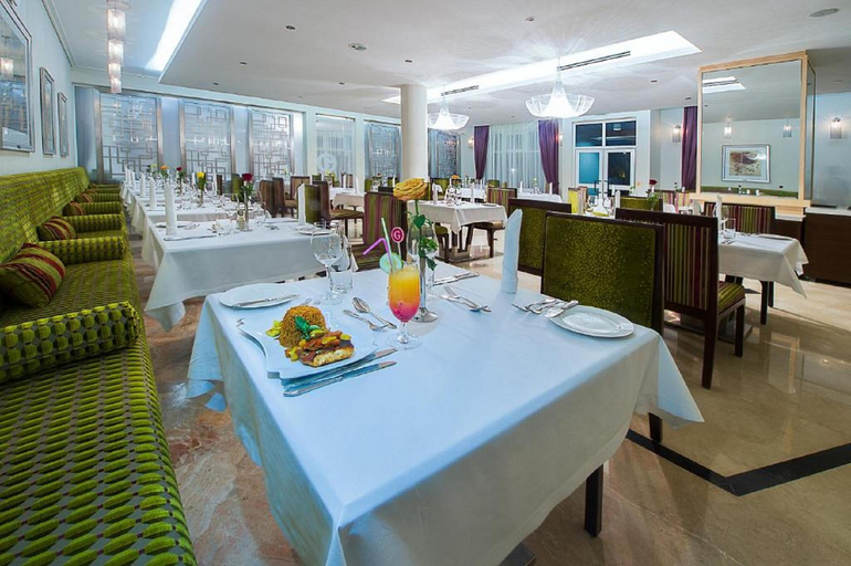 Food & Drinks 3, The George Hotel, Eti-Osa