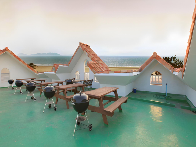 Others 5, Sharon Pension, Taean