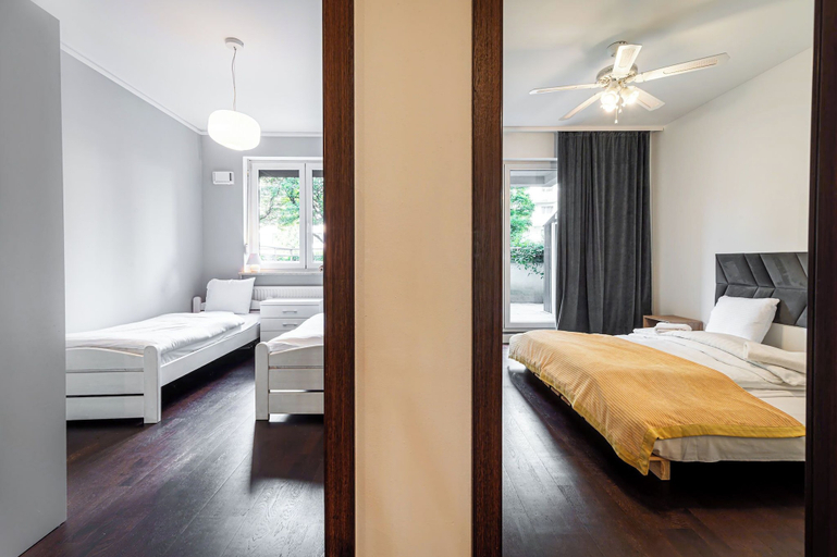 Room 2, RentPlanet - Apartament Piękna z tarasem, Środa Śląska