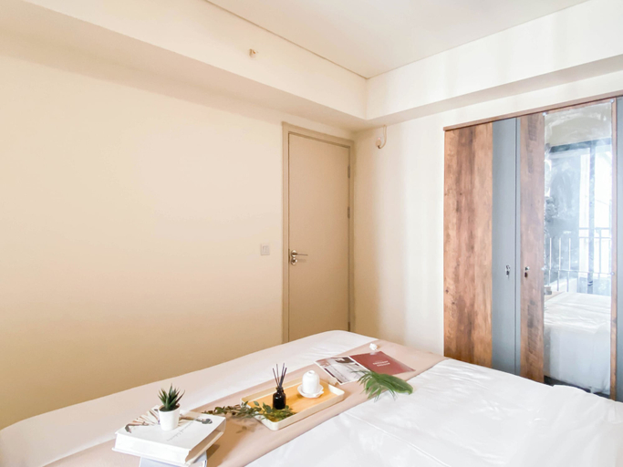 Room 2, Basic 1Br With Extra Room At Meikarta Apartment, Cikarang
