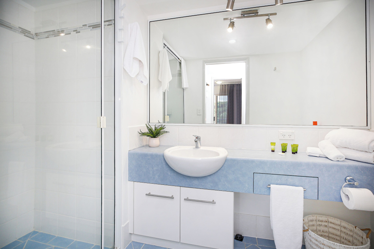 Bathroom 3, Tropical Comfort Pool and Esplanade View, Cairns