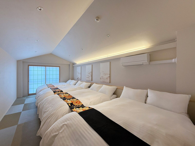 Room 5, bHotel Miyajima Omotesando 31, Hatsukaichi
