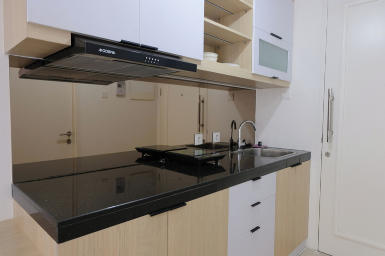 Private kitchen 2, Modern Studio At Apartment Landmark Residence Bandung, Bandung