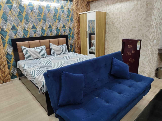 Living area, Hotel Royal King, Lucknow