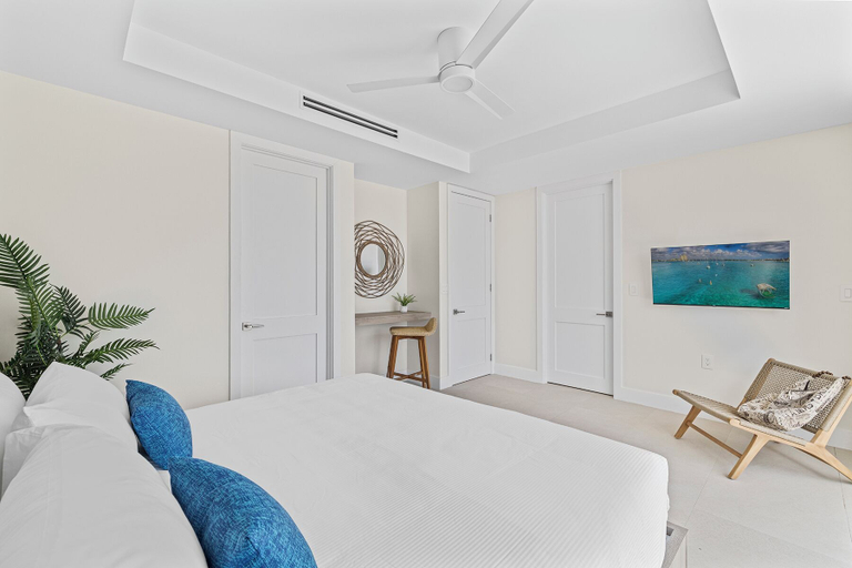 Room 5, The Park at Grace Bay