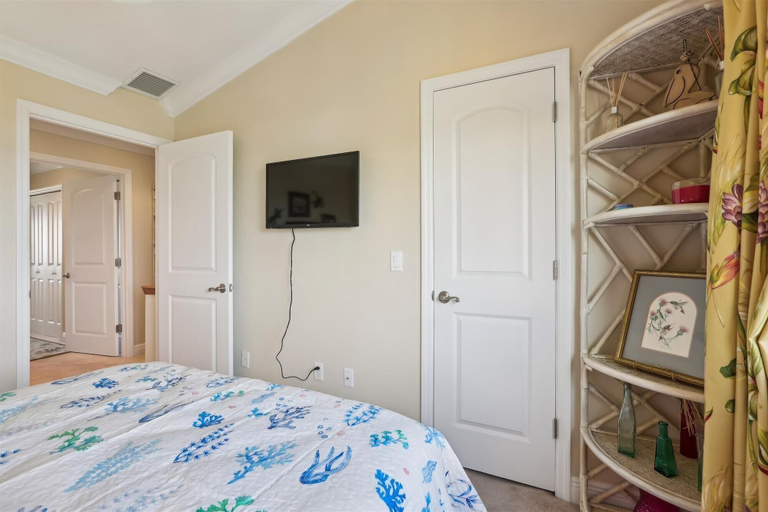 Room 3, Oceanfront Splendor: Luxe Sea Haven Condo Near St. Augustine, Saint Johns