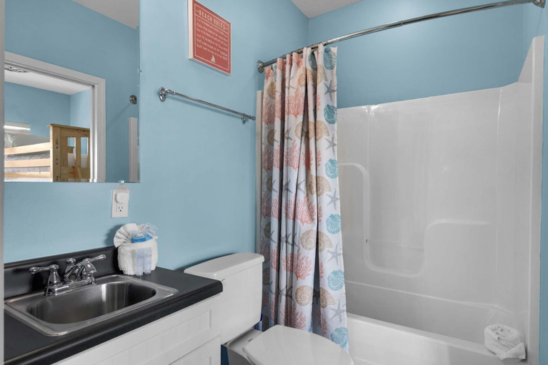Bathroom 2, Baywatch H3, Escambia