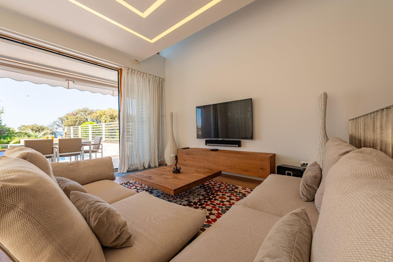 Shared lounge/TV area 2, Villa Oleander ZadarVillas, Zadar
