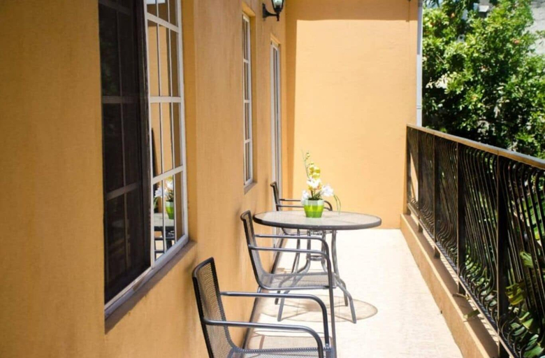 Others 4, Kensington Place New Kingston Apartment