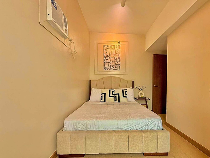 Room 3, Live Luxury Living at BGC Venice, Taguig