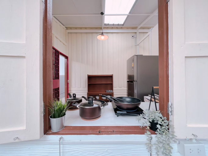 Exterior & Views 4, White & Green Boutique Homestay, Bangkok Yai