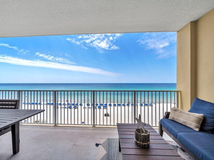 Property grounds 5, Tropic Winds 503, Bay