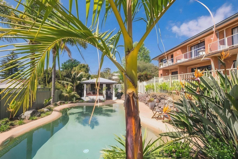 Sport & Beauty 2, Mollymook Seascape Motel, Shoalhaven - Pt B