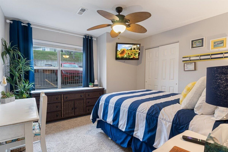 Room 5, Lakeview Condo, Pools, Patio With Grill, Near PB2 Launch, Camden