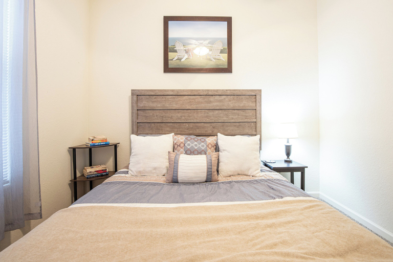 Room 4, Island Life! Pool, Grilling Patio & Amazing Views!, Camden