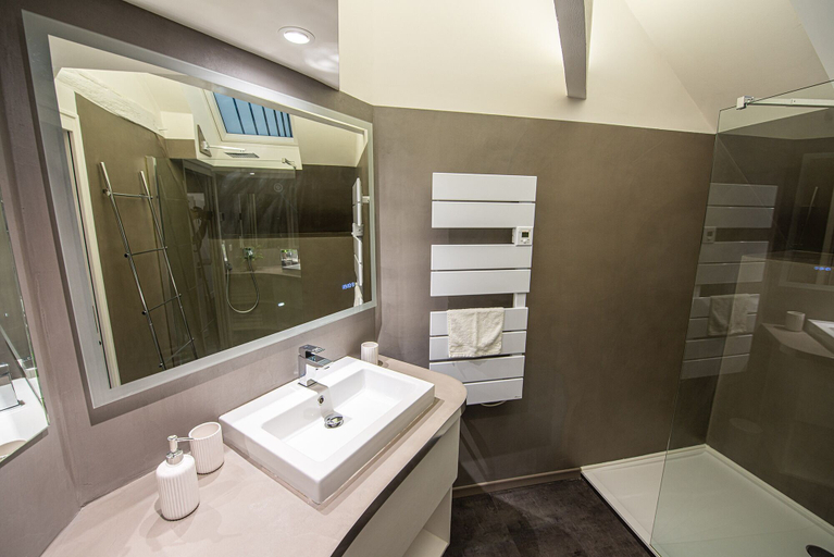 Bathroom 5, La Maison V.H., Appartements d'Hôtes, Aube