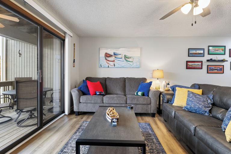 Living area 2, Central Location, Unlimited Indoor & Outdoor Fun, Camden