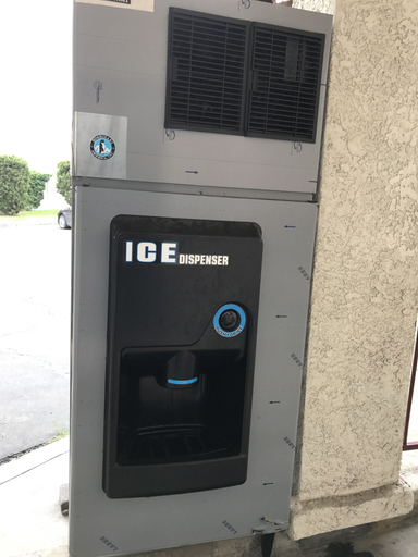 Vending machine, Castaic Inn Near Six Flags Magic Mountain, Los Angeles