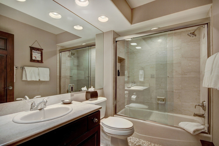 Bathroom 3, The Pines 412, Eagle