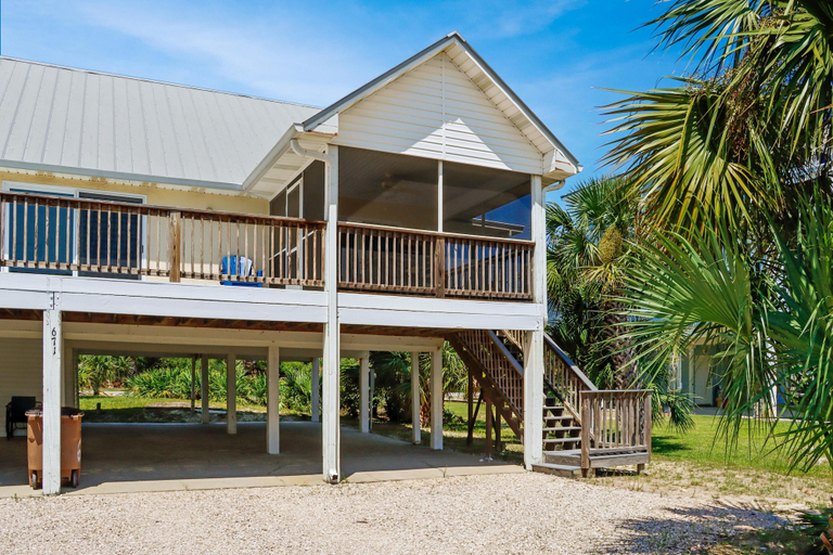 Exterior 2, Papa's Palmetto Place, Gulf