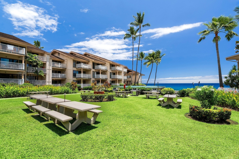 Property grounds, Ocean Front Fantastic Views Corner Unit - Vrkcv, Hawaii