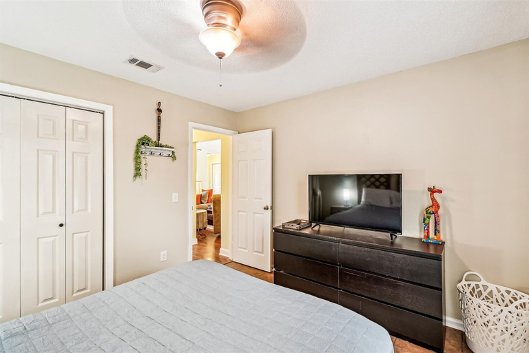 Room 2, 17007 Firenzo Ave 3 Bedroom Home, Bay