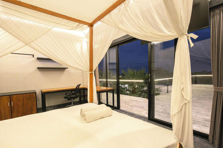 Room 3, Villa MJ Modern 4BR with Pool & Rooftop, Badung