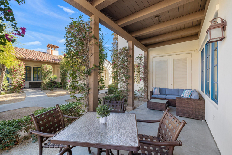 Outdoor dining 2, Classic 3 Bedrooms C48 by RedAwning, Riverside