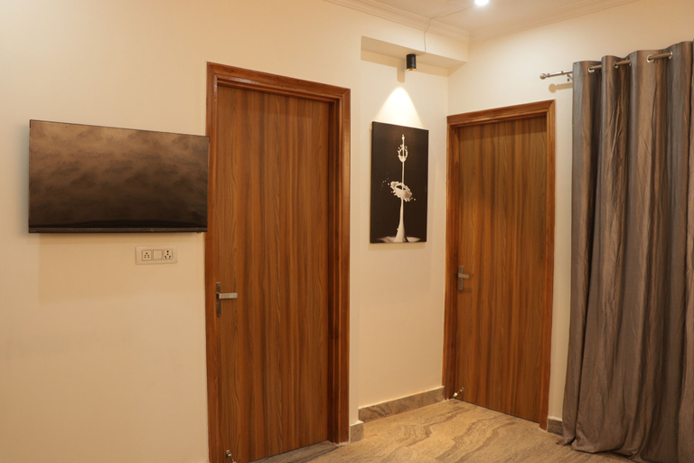 Room 5, Let'stay Sector 112 Noida, Gautam Buddha Nagar