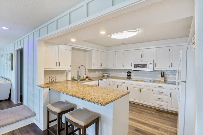 Private kitchen 4, Firepit, Spacious Decks, Breathtaking Views, Morgan