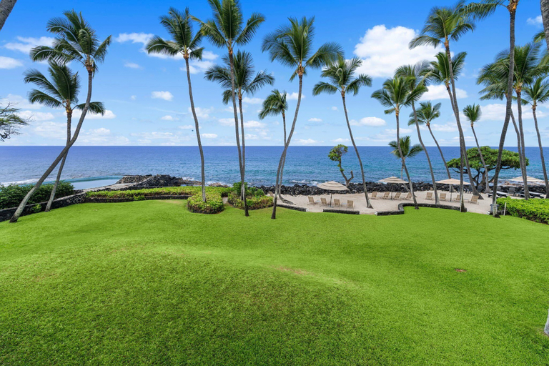 Property grounds 5, Direct Ocean Front - Beautifully Updated - End Unit - Vrkcv, Hawaii