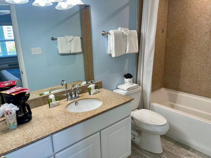 Bathroom, Beachgate Condo Suites And Hotel 512a 1 Bedroom Condo, Nueces
