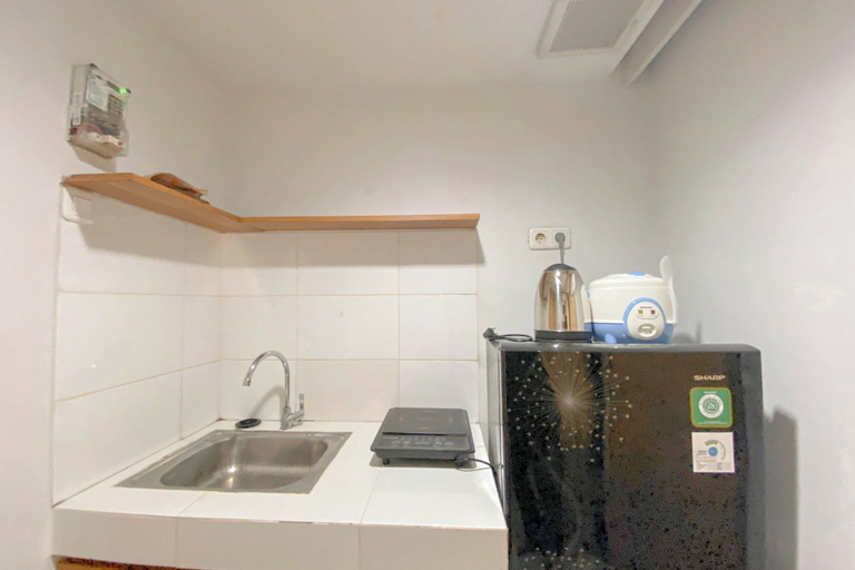 Private kitchen 5, Simple Basic 1Br At The Alton Apartment, Semarang