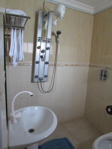 Bathroom 3, TrippleO's Hotel, Embakasi East