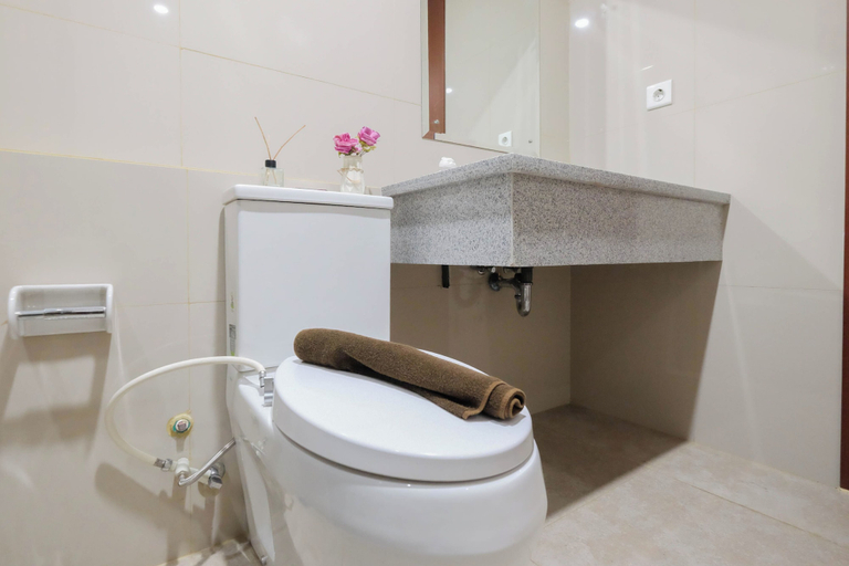 Bathroom 3, Boho Touch 2Br Apartment With Extra Room At Lucky Tower Residence, Jakarta Barat