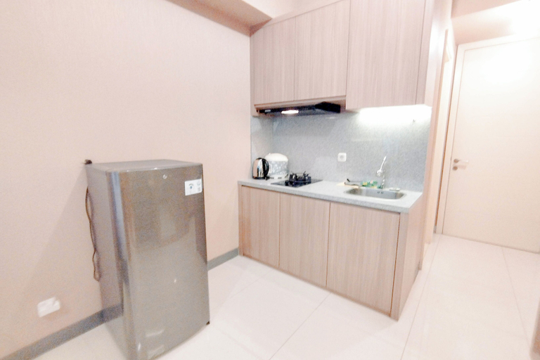 Private kitchen 3, Modern Style Studio At Benson Supermall Mansion Apartment, Surabaya
