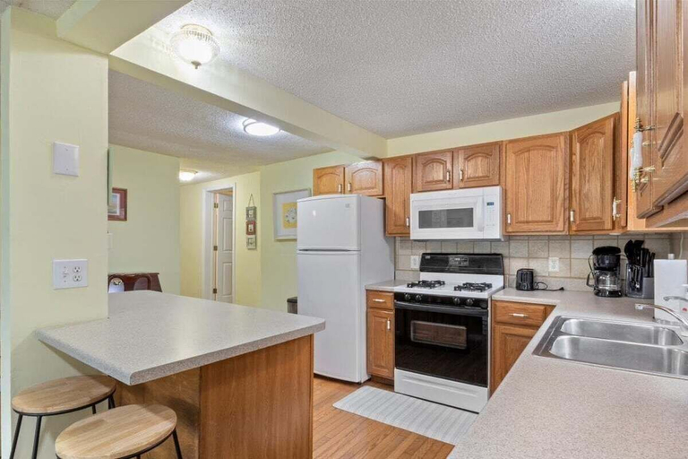 Private kitchen 4, Lakefront Escape, Sunrise Views, Boat Slip & Community Dock Access, Camden