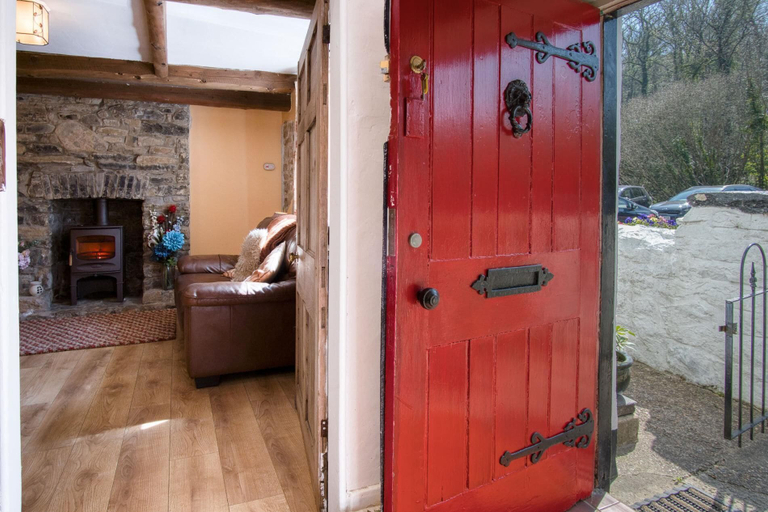 Interior entrance 4, Rose Cottage - 3 Bedroom Cottage - Parkmill, Swansea