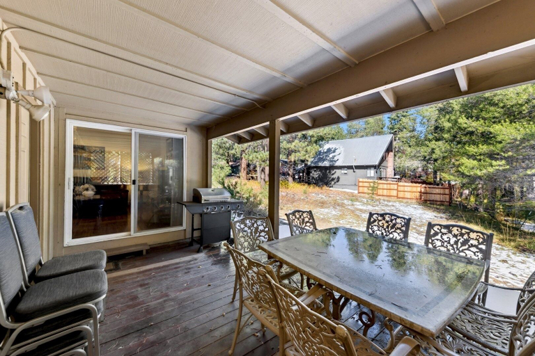Outdoor dining 5, 917 Tahoe Keys Blvd by RedAwning, El Dorado