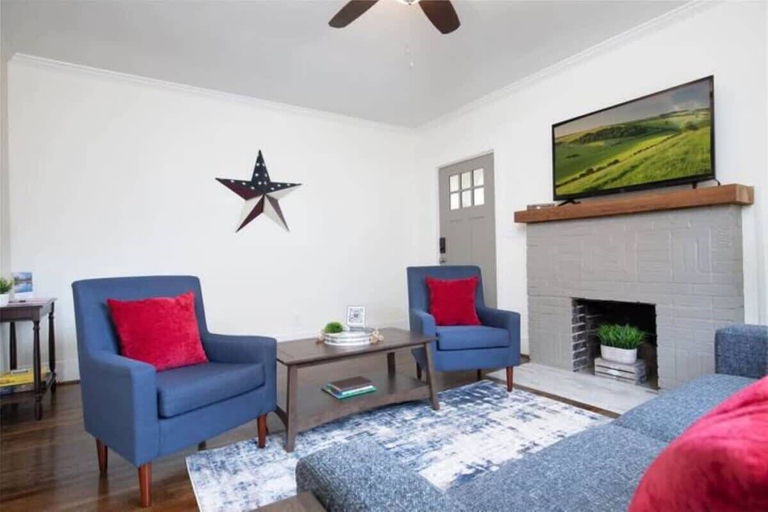 Living area 3, 28th Street Historic at Norwood, Jefferson