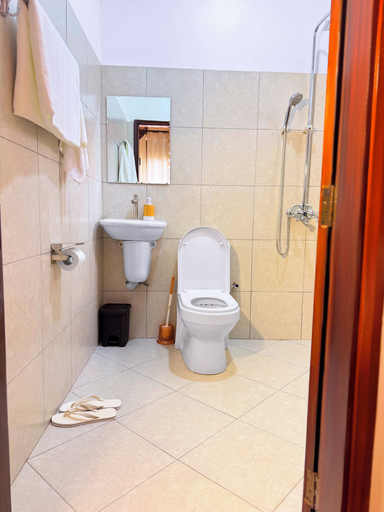 Bathroom 4, Serene Stay Kayz Haven Kololo, Kampala