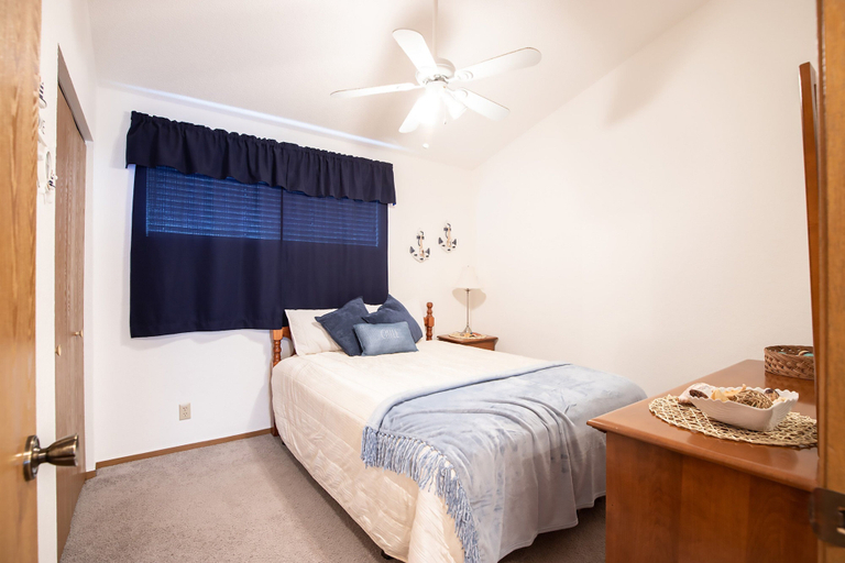 Room 3, Amazing Lakefront Pool On Coveted Horseshoe Bend!, Camden