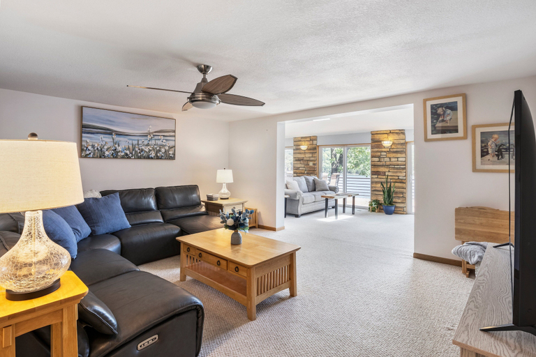 Living area 5, Spacious, Quiet & Great Cove, Nearby Attractions, Private Dock, Fireplace, Expansive Deck, Morgan