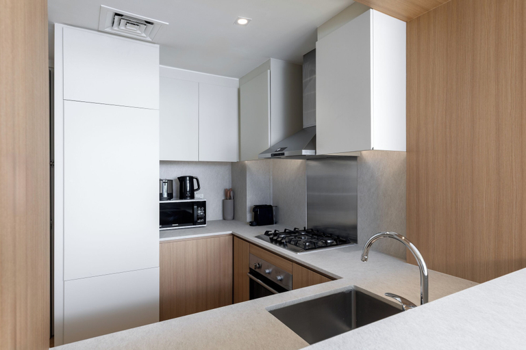 Private kitchen 5, Maison Privee - Dazzling Downtown Retreat w/ Panoramic City Views, Dubai