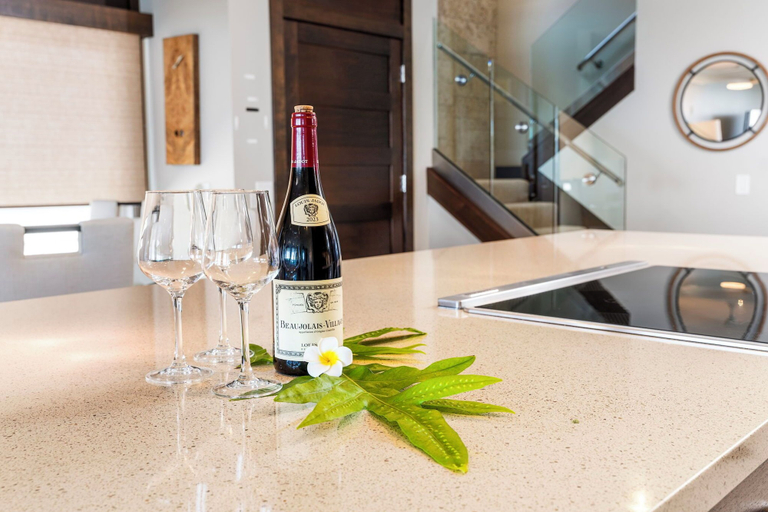 Interior 5, Luxury Oceanfront Panoramic Views, Private Sauna & Beach Access - Vrkcv, Hawaii