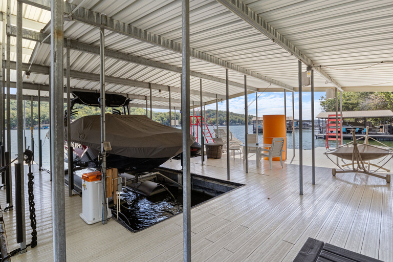 Dock 3, Spacious, Quiet & Great Cove, Nearby Attractions, Private Dock, Fireplace, Expansive Deck, Morgan
