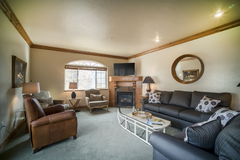 Living area 3, Villa 2090 3 Bed 3 Bath Full Kitchen 3 Bedroom Villa, Wasatch