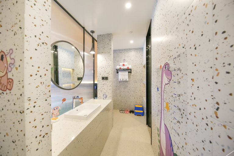 Bathroom 4, Dinosaur Hotel, Zigong